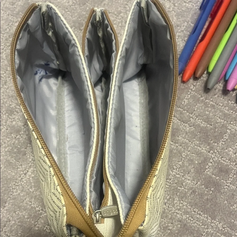 Paper Mate InkJoy Gel Pens and 3 Compartment Pencil Pouch - Picture 3 of 3